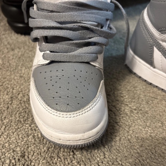 YOUTH Nike Jordan 1's gray/white retro high OG stealth. SIZE 4 -**NO BOX - Picture 15 of 16
